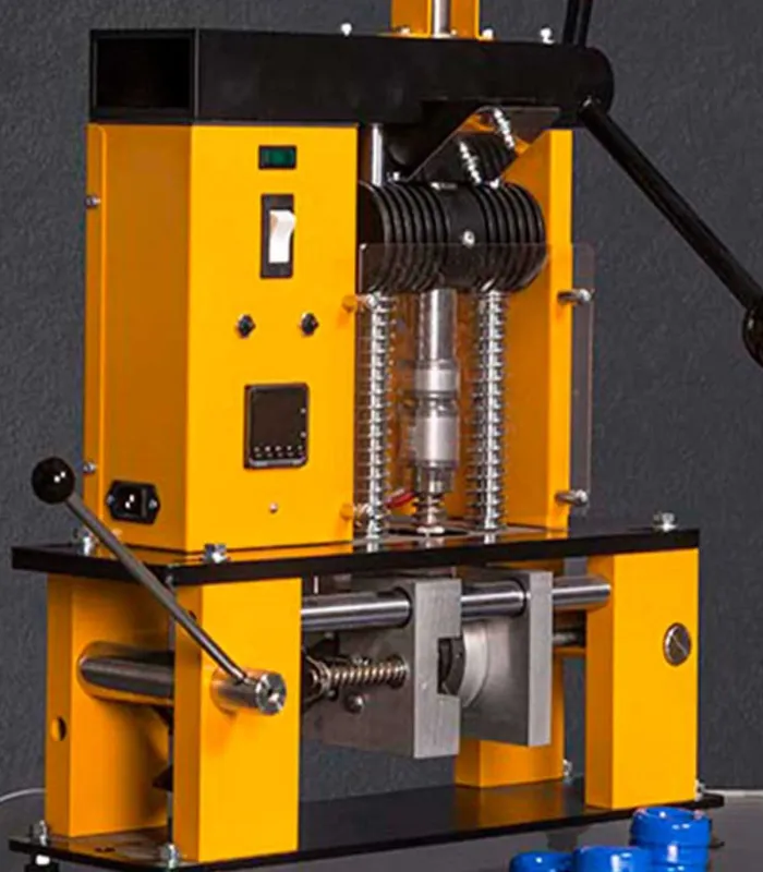 Presse à injection 25 - Cr Clarke