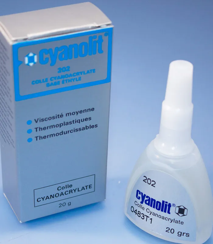 Colle-cyanolit-202