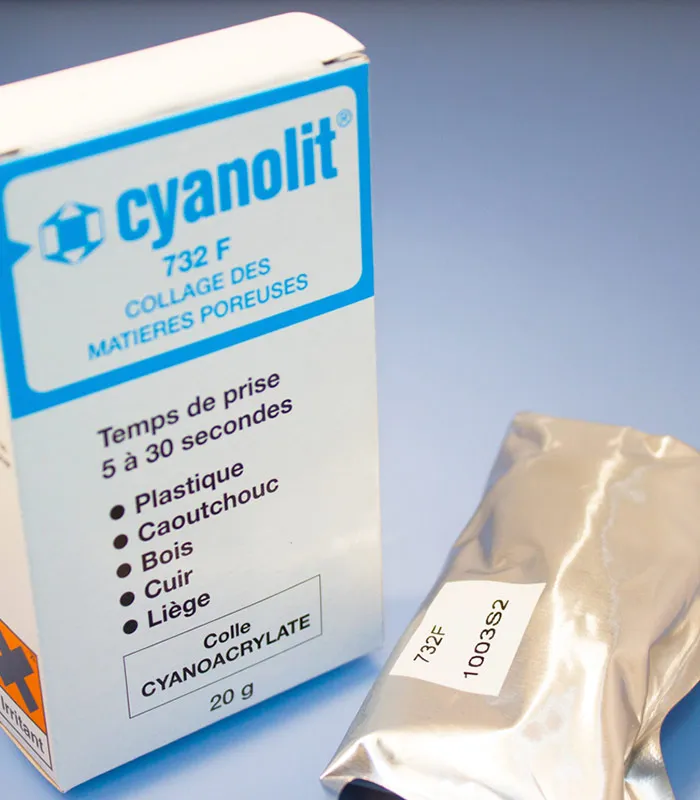 Colle-cyanolit-732F