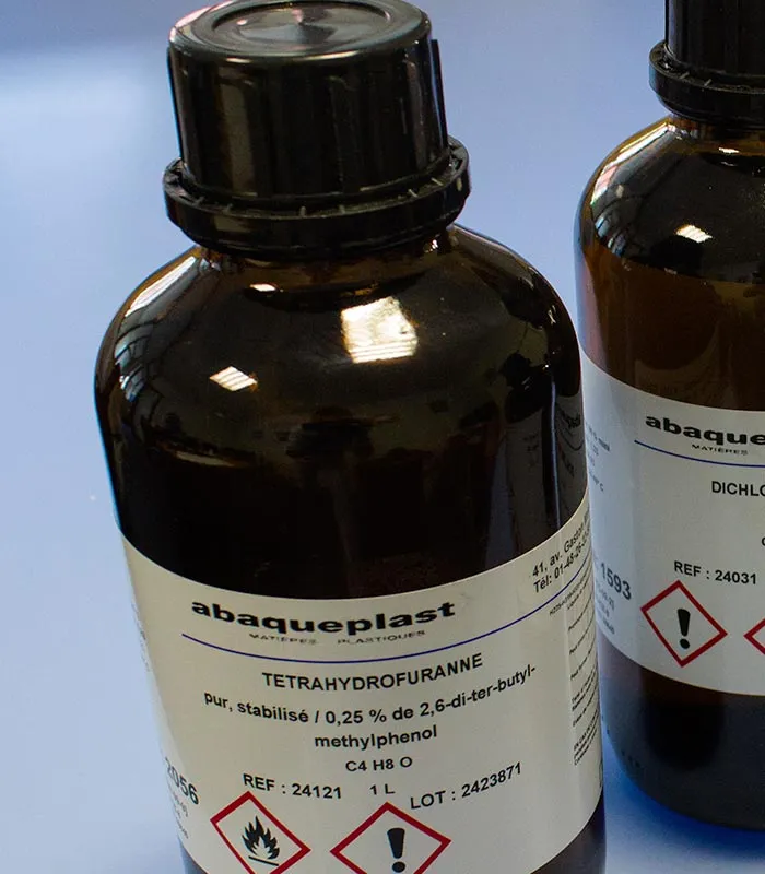 TÉTRAHYDROFURANE - Colle à Solvant 1 litre. Permet un collage par capillarité du PVC .