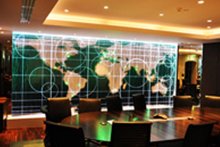 Gravure planisphère sur plaque en plexi