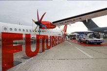 Lettres en plexi orange transparent grand format