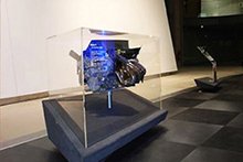 Vitrine moteur de voiture