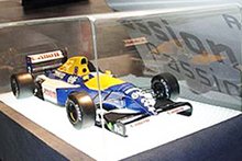 Vitrine pour voiture formule 1 Renault